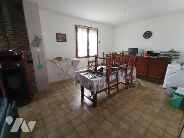 A Saint Germain du Crioult , une maison de plain-pied d'une surface d'environ 85 m² et de 5 piè...