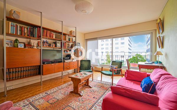 Appartement à vendre    5 pièces • 107,05 m2 Paris 11