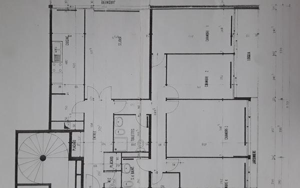 Appartement à vendre    5 pièces • 107,05 m2 Paris 11