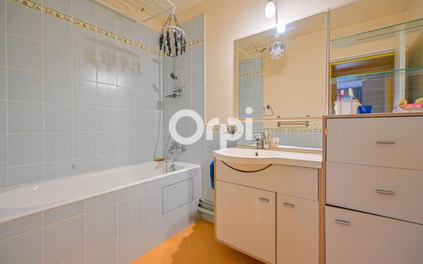 Appartement à vendre    5 pièces • 107,05 m2 Paris 11