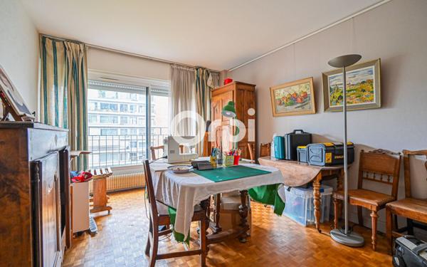 Appartement à vendre    5 pièces • 107,05 m2 Paris 11