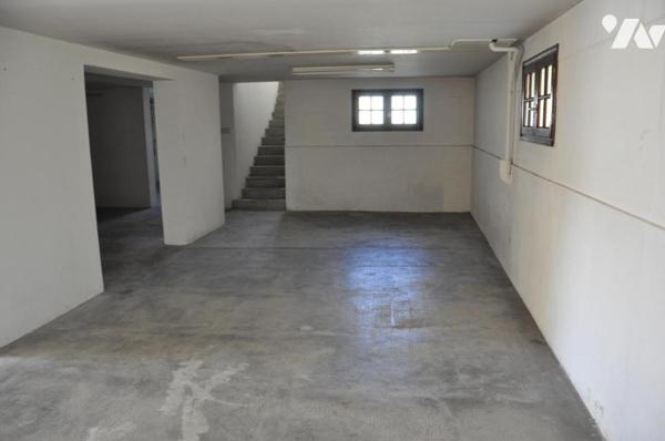 SEMEAC MAISON T4  sur sous-sol semi enterré, 3 chambres. Jardin.