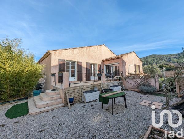 Maison traditionnelle 5 pièces de 129 m² à Oraison (04700)