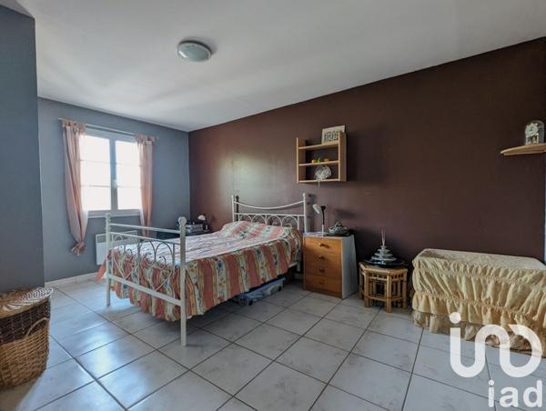 Maison traditionnelle 5 pièces de 129 m² à Oraison (04700)