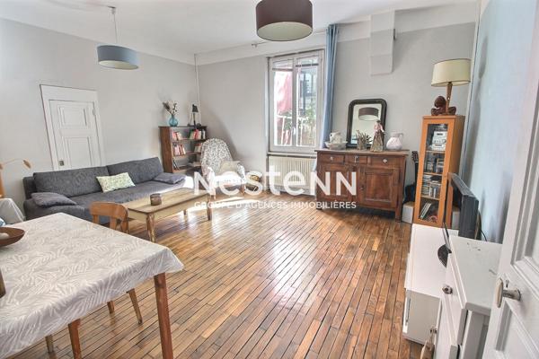 VENISSIEUX - Limite LYON8 - PROCHE AXES ROUTIERS - TRAMWAY - BUS - COMMERCES - ECOLES - COLLEGE- PARCS- CLIMATISATION - GARAGE - CAVES