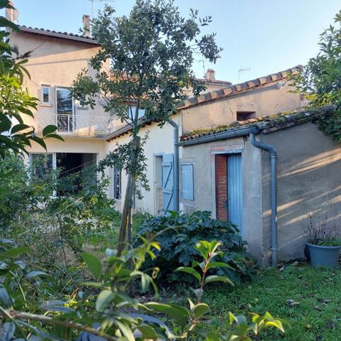 Maison à vendre 9 pièces MONTAUBAN (82) avec jardin et dépendance