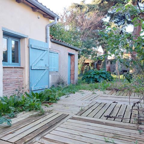 Maison à vendre 9 pièces MONTAUBAN (82) avec jardin et dépendance