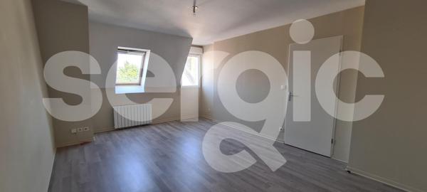 Location 2 Pieces 48 80090 Amiens 25 0404 01 0018