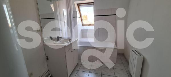 Location 2 Pieces 48 80090 Amiens 25 0404 01 0018