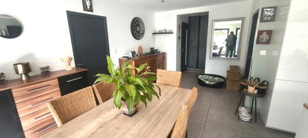 Morières-lès-Avignon (84310) À Morières-Lès-Avignon, maison contemporaine en vente