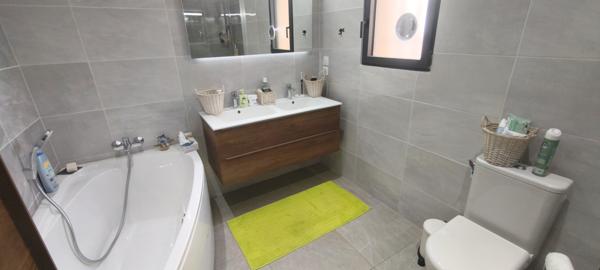 Morières-lès-Avignon (84310) À Morières-Lès-Avignon, maison contemporaine en vente