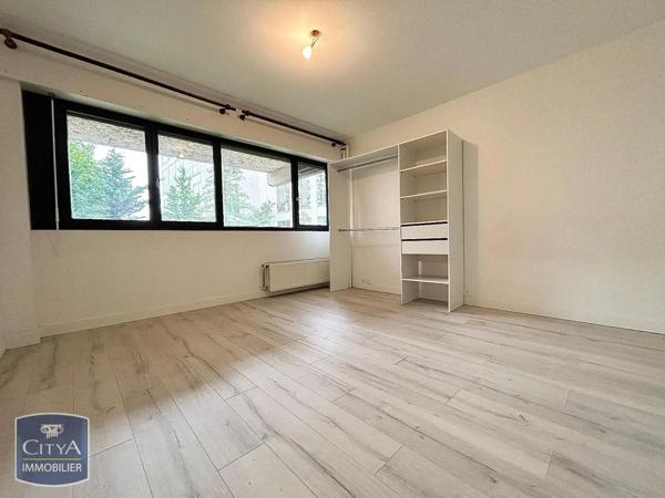 Appartement à louer 1 pièce 27.57m² Villejuif (94800)