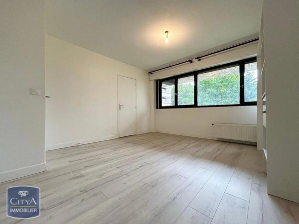 Appartement à louer 1 pièce 27.57m² Villejuif (94800)