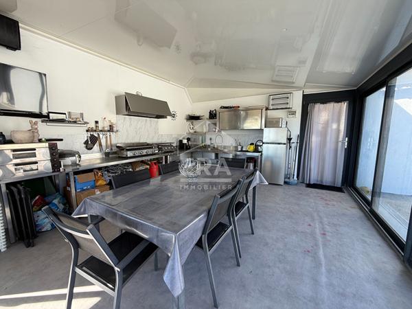 A VENDRE SAINT MAXIMIN LA SAINTE BAUME MAISON T6  DE 145 M² SUR 5000 M² DE JARDIN GARAGE PISCINE SPA CUISINE ETE