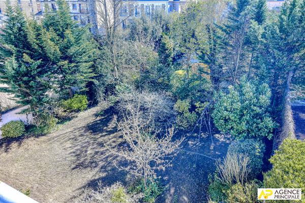 Versailles Notre-Dame Les Prés- Appartement 6 pièces 158 m² au sol (150 m² Carrez) 2eme et dernier étage - - 1 495 000 € **  - Référence  28358