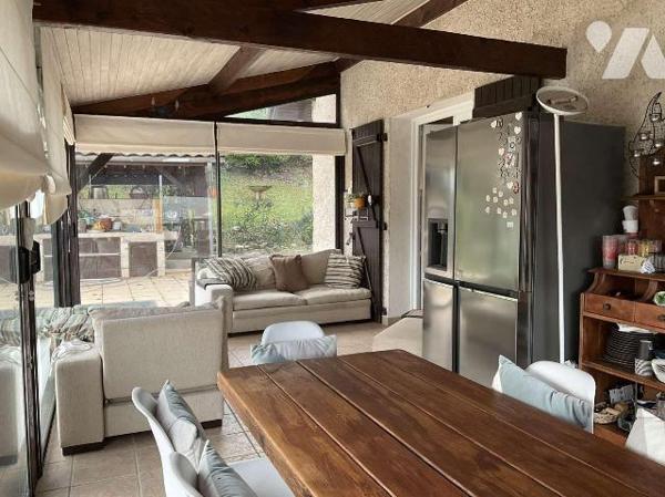A VENDRE : Sur les hauteurs d'un village proche SOUILLAC (Lot - 46) grande maison avec très bel...