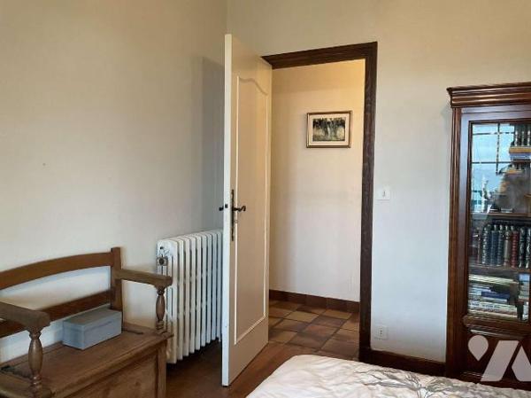 A VENDRE : Sur les hauteurs d'un village proche SOUILLAC (Lot - 46) grande maison avec très bel...