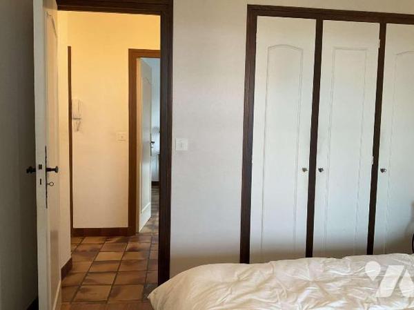 A VENDRE : Sur les hauteurs d'un village proche SOUILLAC (Lot - 46) grande maison avec très bel...