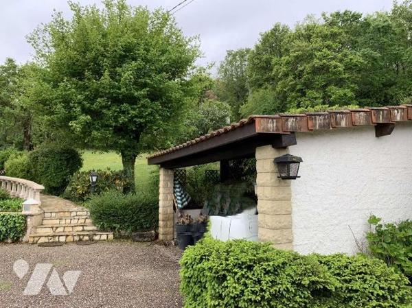 A VENDRE : Sur les hauteurs d'un village proche SOUILLAC (Lot - 46) grande maison avec très bel...