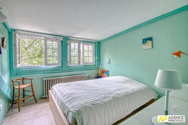 Versailles Chantiers / St Louis Maison10 pièces 264 m² habitables avec jardin de 230 m² 1 880 000 € **  - Référence  28353