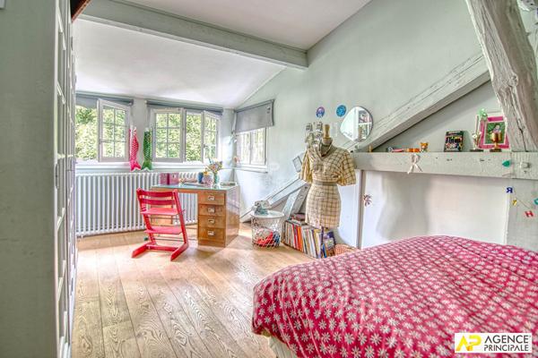Versailles Chantiers / St Louis Maison10 pièces 264 m² habitables avec jardin de 230 m² 1 880 000 € **  - Référence  28353