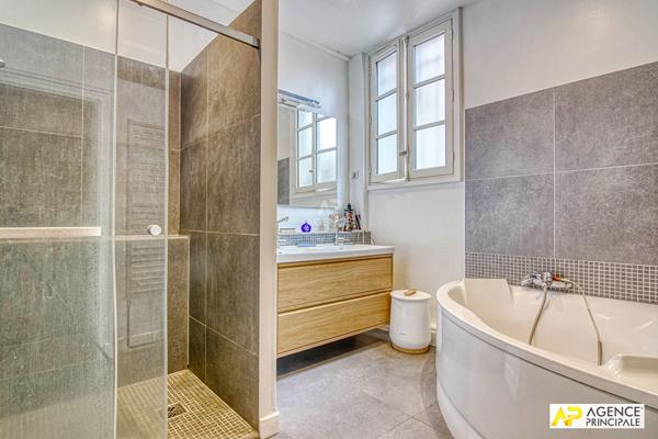 Versailles Chantiers / St Louis Maison10 pièces 264 m² habitables avec jardin de 230 m² 1 880 000 € **  - Référence  28353