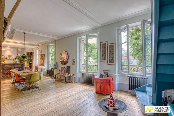 Versailles Chantiers / St Louis Maison10 pièces 264 m² habitables avec jardin de 230 m² 1 880 000 € **  - Référence  28353