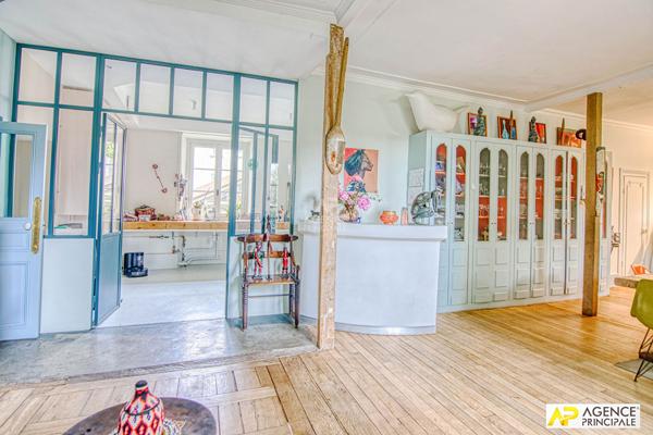 Versailles Chantiers / St Louis Maison10 pièces 264 m² habitables avec jardin de 230 m² 1 880 000 € **  - Référence  28353
