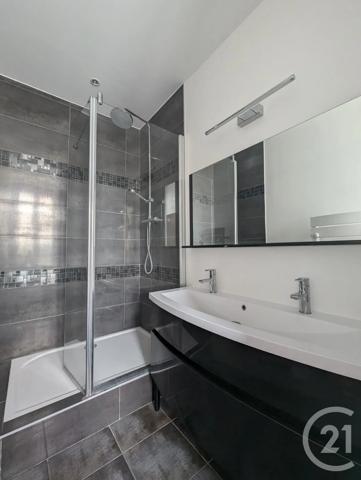 Appartement T4 à vendre  4 pièces - 105 m 2   VALENCE  - 26