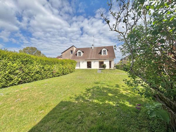 A vendre quartier du Bouquet, maison traditionnelle avec sous sol !