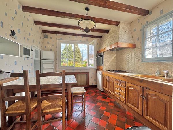 A vendre quartier du Bouquet, maison traditionnelle avec sous sol !