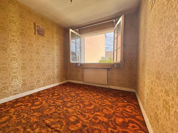 A vendre quartier du Bouquet, maison traditionnelle avec sous sol !