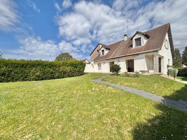 A vendre quartier du Bouquet, maison traditionnelle avec sous sol !