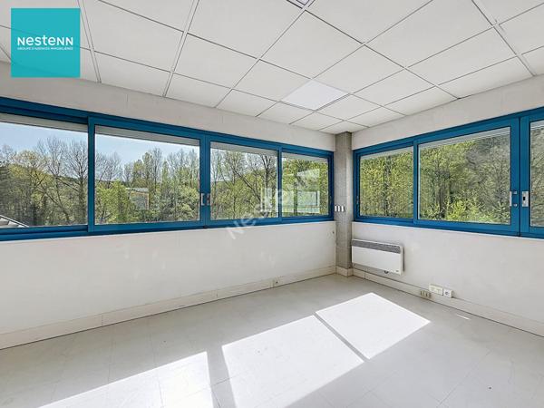 FRANGY _ Bureaux de 80 m², en RDC avec parking, à louer