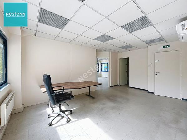 FRANGY _ Bureaux de 80 m², en RDC avec parking, à louer