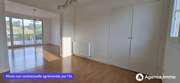À vendre - Appartement, 5 pièces situé à Oloron-Sainte-Marie (64400)