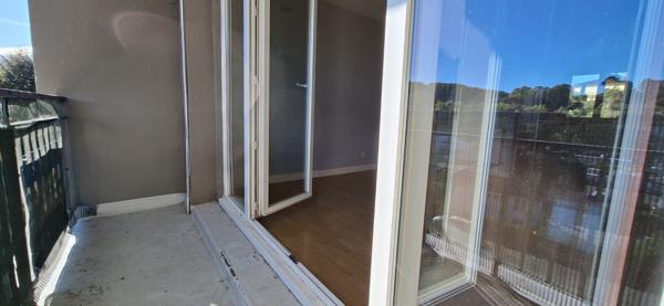 À vendre - Appartement, 5 pièces situé à Oloron-Sainte-Marie (64400)