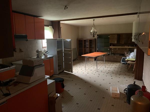 Maison spacieuse à vendre à Coulonges Thouarsais de 198m² sur un terrain de 2945m²