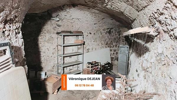 🏡 Maison de bourg 80 m²–2 chambres–Veyre-Monton (63690) – Proche Clermont-Ferrand – Accès A75–155 000 €