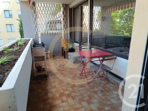 Appartement T4 à vendre  4 pièces - 93,16 m 2   VENISSIEUX  - 69