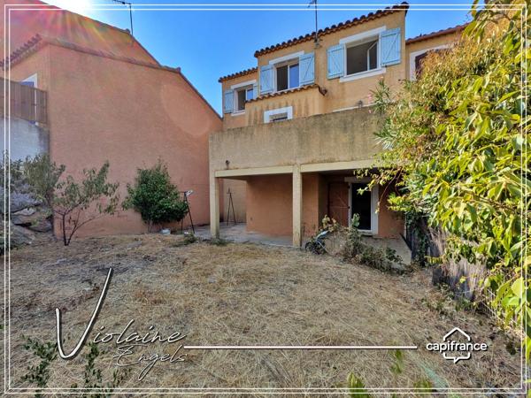 À NARBONNE-SUD – MAISON FAMILIALE DE 109 M² AVEC 3 CHAMBRES, 2 SALONS, JARDIN, TERRASSES ET GARAGE
