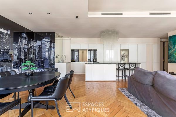 Appartement de prestige avec balcon dans un immeuble haussmannien