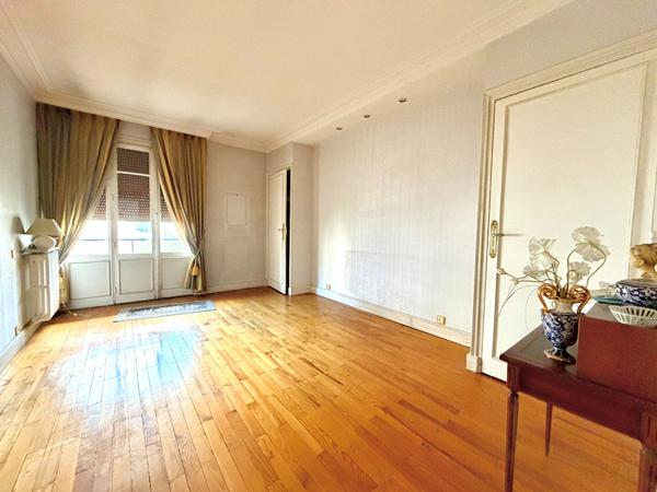 À VENDRE ? GRAND APPARTEMENT 172 m² ? FORT POTENTIEL ? SECTEUR FACULTÉS