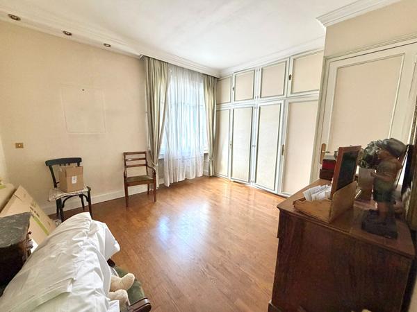 À VENDRE ? GRAND APPARTEMENT 172 m² ? FORT POTENTIEL ? SECTEUR FACULTÉS