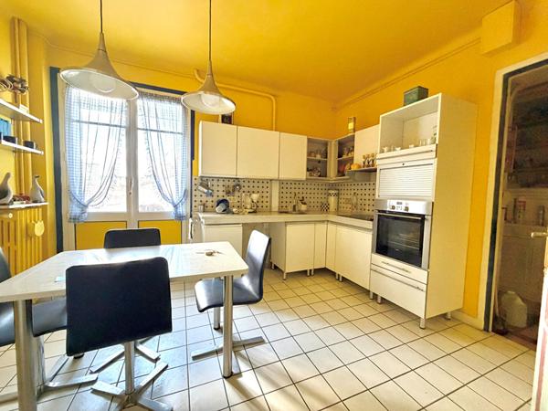 À VENDRE ? GRAND APPARTEMENT 172 m² ? FORT POTENTIEL ? SECTEUR FACULTÉS