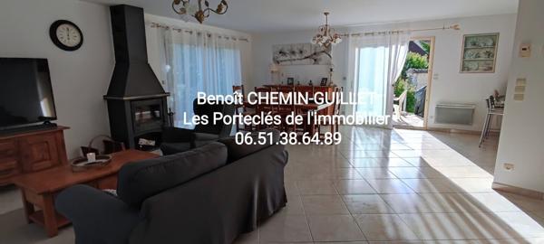 Lumineuse maison familiale au coeur d'Achères-la-Forêt.