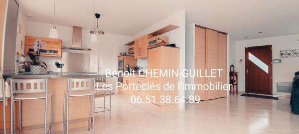 Lumineuse maison familiale au coeur d'Achères-la-Forêt.