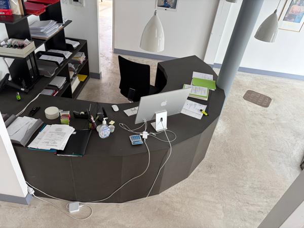 Bureau
         9 pièces
        - 220 m² 327 000 € *