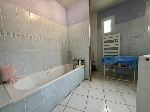 Maison de plain pied, 4 chambres, garage