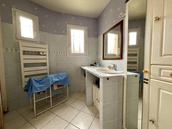 Maison de plain pied, 4 chambres, garage